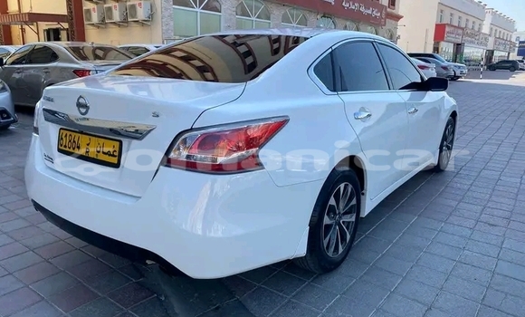 Buy Used Toyota Auris White Car in as–Suwayq in al-Batinah Buy Used Toyota Auris White Car in as–Suwayq in al-Batinah