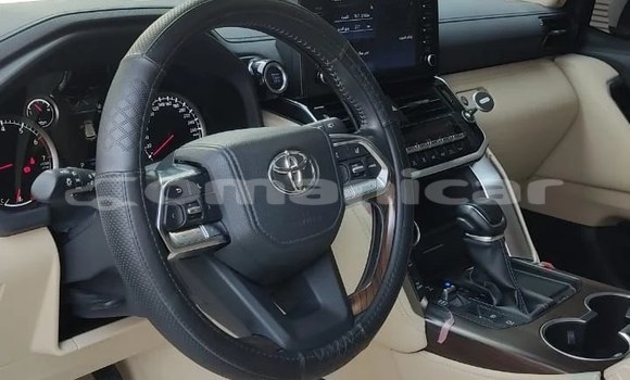 Buy Used Toyota Land Cruiser White Car in Qurayyat in Masqat Buy Used Toyota Land Cruiser White Car in Qurayyat in Masqat