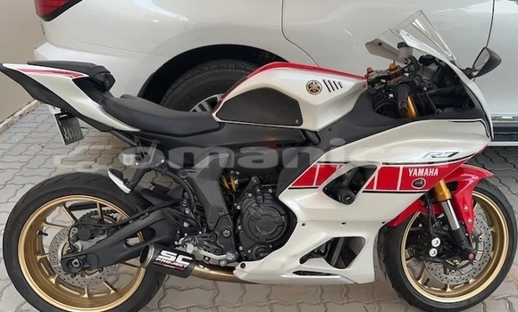 Buy Used Yamaha YZF White Bike in Muscat in Masqat