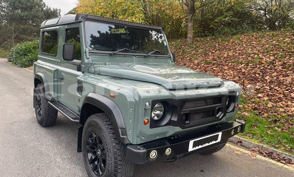 Buy Used Land Rover Defender Green Car in Muscat in Masqat