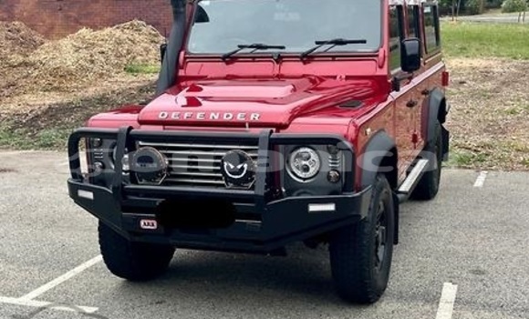 Buy Used Land Rover Defender Red Car in Muscat in Masqat Buy Used Land Rover Defender Red Car in Muscat in Masqat