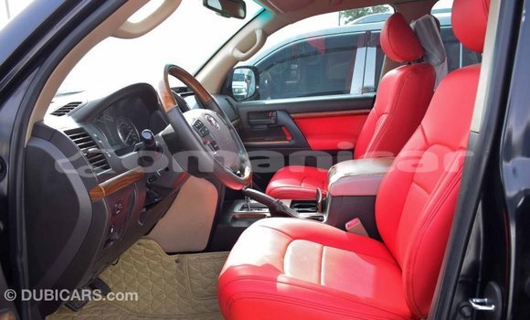 Buy Import Toyota Land Cruiser Black Car in Import - Dubai in Dhufar Buy Import Toyota Land Cruiser Black Car in Import - Dubai in Dhufar