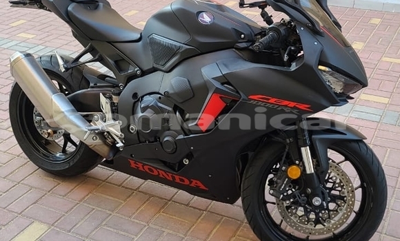 Buy Used Honda CBR 1000 RR Black Bike in Muscat in Masqat Buy Used Honda CBR 1000 RR Black Bike in Muscat in Masqat