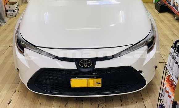 Buy Used Toyota Corolla White Car in Bawshar in Masqat Buy Used Toyota Corolla White Car in Bawshar in Masqat