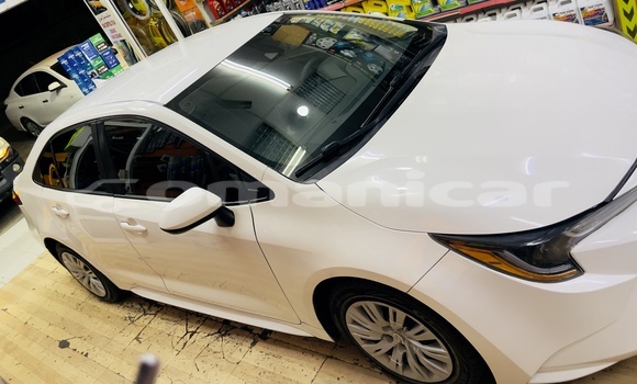 Buy Used Toyota Corolla White Car in Bawshar in Masqat Buy Used Toyota Corolla White Car in Bawshar in Masqat