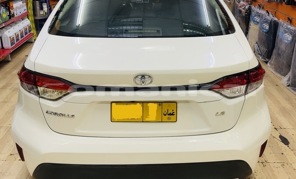 Buy Used Toyota Corolla White Car in Bawshar in Masqat Buy Used Toyota Corolla White Car in Bawshar in Masqat