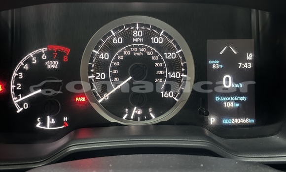 Buy Used Toyota Corolla White Car in Bawshar in Masqat Buy Used Toyota Corolla White Car in Bawshar in Masqat