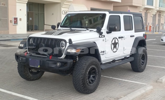Buy Used Jeep Wrangler White Car in Muscat in Masqat Buy Used Jeep Wrangler White Car in Muscat in Masqat