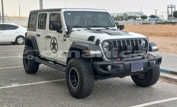 Buy Used Jeep Wrangler White Car in Muscat in Masqat Buy Used Jeep Wrangler White Car in Muscat in Masqat