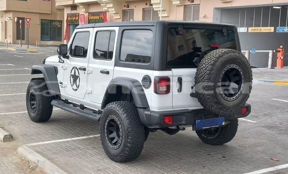 Buy Used Jeep Wrangler White Car in Muscat in Masqat Buy Used Jeep Wrangler White Car in Muscat in Masqat