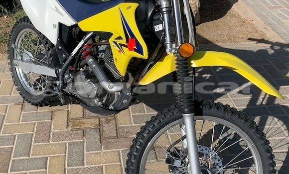Buy Used Suzuki DR-Z Beige Bike in Muscat in Masqat Buy Used Suzuki DR-Z Beige Bike in Muscat in Masqat