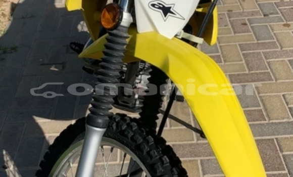 Buy Used Suzuki DR-Z Beige Bike in Muscat in Masqat Buy Used Suzuki DR-Z Beige Bike in Muscat in Masqat