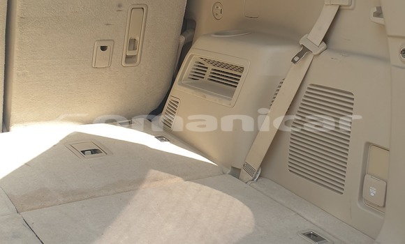 Buy Used Toyota Prado White Car in Muscat in Masqat