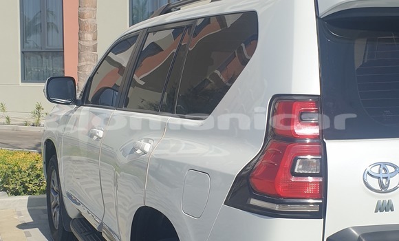 Buy Used Toyota Prado White Car in Muscat in Masqat Buy Used Toyota Prado White Car in Muscat in Masqat