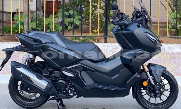 Buy Used Honda X-ADV Black Bike in Muscat in Masqat Buy Used Honda X-ADV Black Bike in Muscat in Masqat