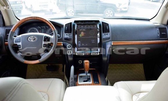 Buy Import Toyota Land Cruiser Other Car in Import - Dubai in Dhufar Buy Import Toyota Land Cruiser Other Car in Import - Dubai in Dhufar