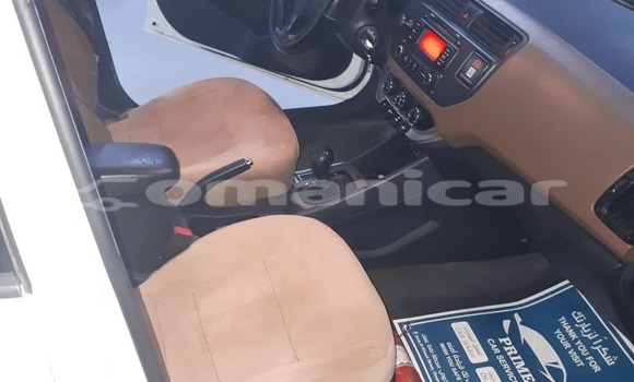 Buy Used Kia Rio White Car in Muscat in Masqat Buy Used Kia Rio White Car in Muscat in Masqat