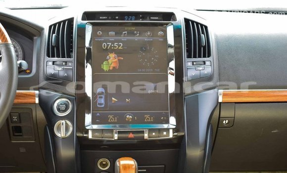 Buy Import Toyota Land Cruiser Other Car in Import - Dubai in Dhufar Buy Import Toyota Land Cruiser Other Car in Import - Dubai in Dhufar