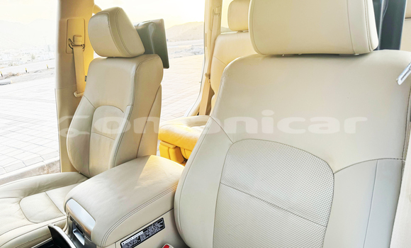 Buy Used Toyota Land Cruiser White Car in Al khuwair in al-Batinah Buy Used Toyota Land Cruiser White Car in Al khuwair in al-Batinah