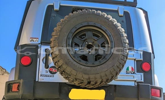 Buy Used Jeep Wrangler Silver Car in Wadi Al Kabir in Masqat Buy Used Jeep Wrangler Silver Car in Wadi Al Kabir in Masqat