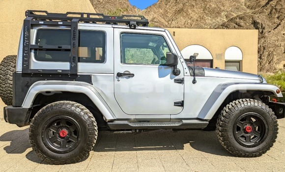 Buy Used Jeep Wrangler Silver Car in Wadi Al Kabir in Masqat Buy Used Jeep Wrangler Silver Car in Wadi Al Kabir in Masqat