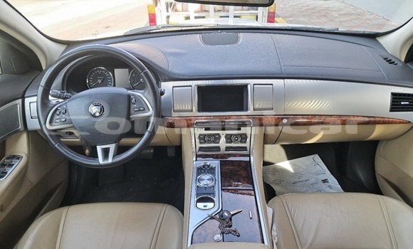 Buy Used Jaguar XF White Car in Wadi Al Kabir in Masqat Buy Used Jaguar XF White Car in Wadi Al Kabir in Masqat