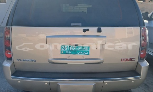 Buy Used GMC Yukon Silver Car in Ruwi in Masqat Buy Used GMC Yukon Silver Car in Ruwi in Masqat