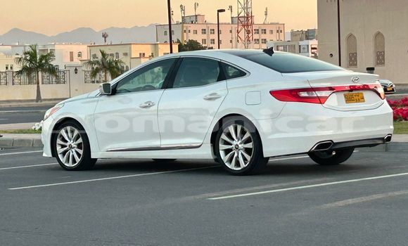 Buy Used Hyundai Azera White Car in Muscat in Masqat Buy Used Hyundai Azera White Car in Muscat in Masqat