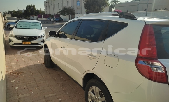 Buy Used Geely Emgrand X7 White Car in Masqat in Masqat Buy Used Geely Emgrand X7 White Car in Masqat in Masqat