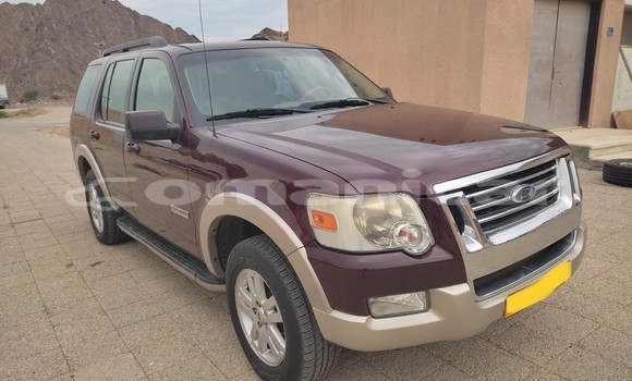 Buy Used Ford Explorer Red Car in Wadi Al Kabir in Masqat Buy Used Ford Explorer Red Car in Wadi Al Kabir in Masqat