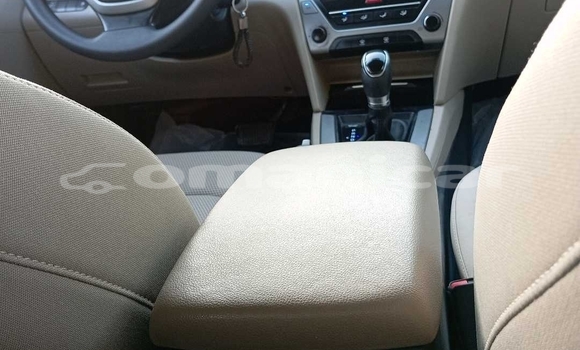 Buy Used Hyundai Elantra White Car in Muscat in Masqat Buy Used Hyundai Elantra White Car in Muscat in Masqat