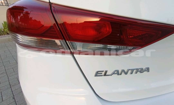 Buy Used Hyundai Elantra White Car in Muscat in Masqat Buy Used Hyundai Elantra White Car in Muscat in Masqat