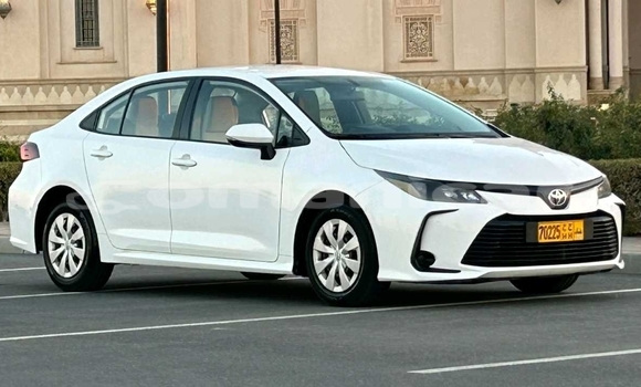 Buy Used Toyota Corolla White Car in Muscat in Masqat Buy Used Toyota Corolla White Car in Muscat in Masqat
