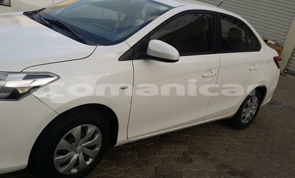 Buy Used Toyota Yaris White Car in Ruwi in Masqat Buy Used Toyota Yaris White Car in Ruwi in Masqat
