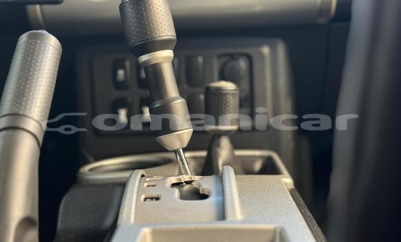 Buy Used Toyota FJ Cruiser White Car in Masqat in Masqat Buy Used Toyota FJ Cruiser White Car in Masqat in Masqat