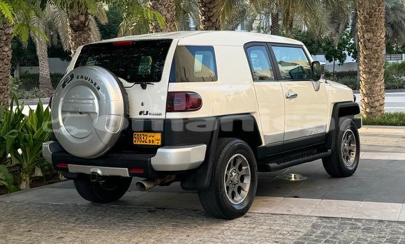 Buy Used Toyota FJ Cruiser White Car in Masqat in Masqat Buy Used Toyota FJ Cruiser White Car in Masqat in Masqat