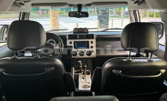 Buy Used Toyota FJ Cruiser White Car in Masqat in Masqat Buy Used Toyota FJ Cruiser White Car in Masqat in Masqat