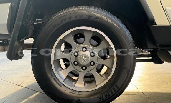 Buy Used Toyota FJ Cruiser White Car in Masqat in Masqat Buy Used Toyota FJ Cruiser White Car in Masqat in Masqat