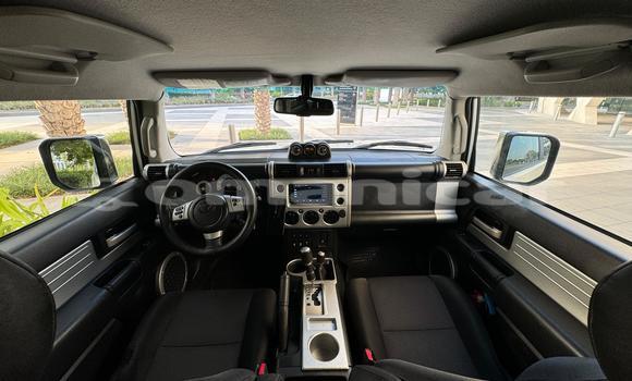 Buy Used Toyota FJ Cruiser White Car in Masqat in Masqat Buy Used Toyota FJ Cruiser White Car in Masqat in Masqat