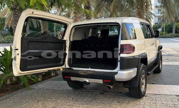 Buy Used Toyota FJ Cruiser White Car in Masqat in Masqat Buy Used Toyota FJ Cruiser White Car in Masqat in Masqat
