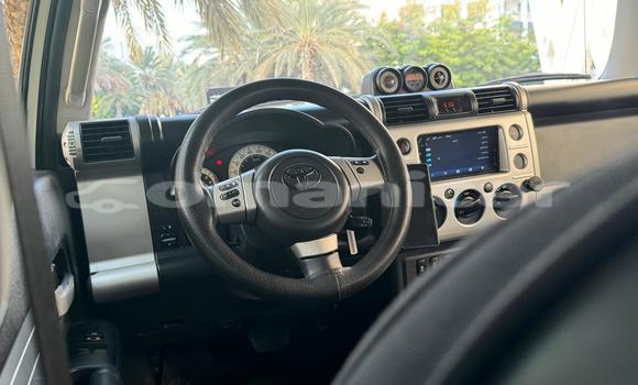 Buy Used Toyota FJ Cruiser White Car in Masqat in Masqat Buy Used Toyota FJ Cruiser White Car in Masqat in Masqat