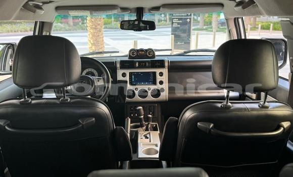 Buy Used Toyota FJ Cruiser White Car in Masqat in Masqat Buy Used Toyota FJ Cruiser White Car in Masqat in Masqat