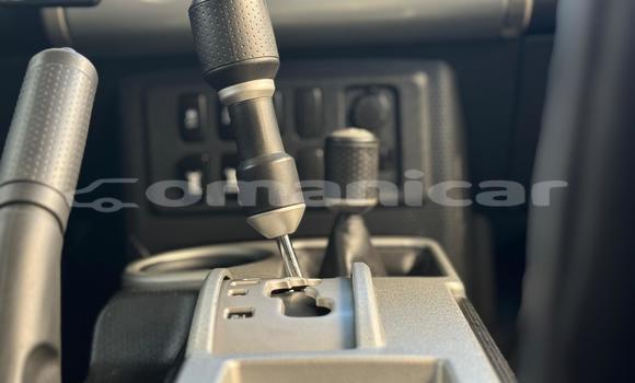 Buy Used Toyota FJ Cruiser White Car in Masqat in Masqat Buy Used Toyota FJ Cruiser White Car in Masqat in Masqat