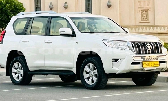 Buy Used Toyota Prado White Car in Muscat in Masqat Buy Used Toyota Prado White Car in Muscat in Masqat