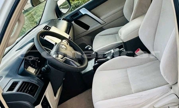 Buy Used Toyota Prado White Car in Muscat in Masqat Buy Used Toyota Prado White Car in Muscat in Masqat