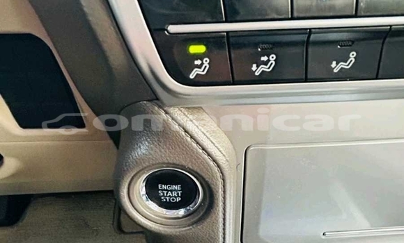 Buy Used Toyota Prado White Car in Muscat in Masqat Buy Used Toyota Prado White Car in Muscat in Masqat