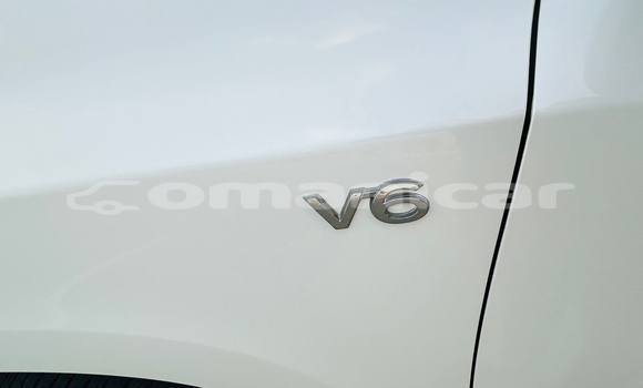 Buy Used Toyota Prado White Car in Muscat in Masqat Buy Used Toyota Prado White Car in Muscat in Masqat