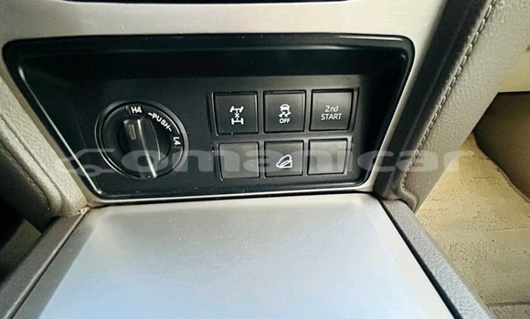 Buy Used Toyota Prado White Car in Muscat in Masqat Buy Used Toyota Prado White Car in Muscat in Masqat