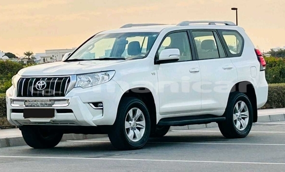 Buy Used Toyota Prado White Car in Muscat in Masqat Buy Used Toyota Prado White Car in Muscat in Masqat