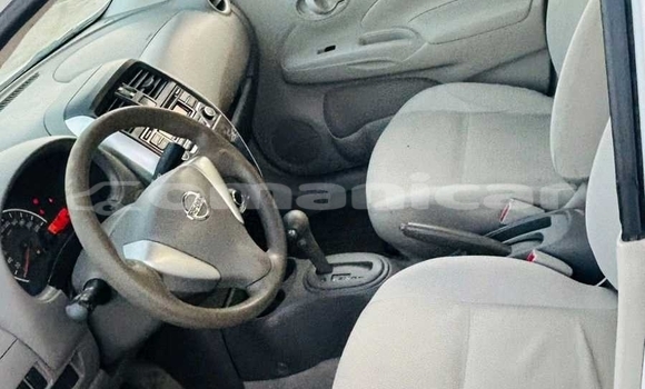 Buy Used Nissan Sunny White Car in Muscat in Masqat Buy Used Nissan Sunny White Car in Muscat in Masqat